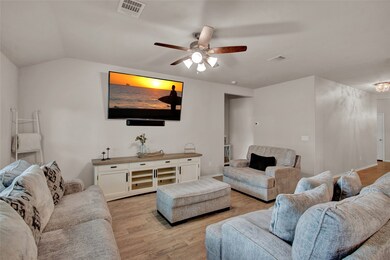 629 E Fairway Lake Dr, Alvin, TX 77511 - photo 6