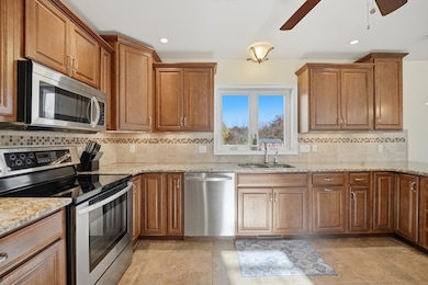 559 E State St, Granby, MA 01033 - photo 4