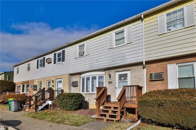 5641 Wedge Ln, Allentown, PA 18106 - photo 3