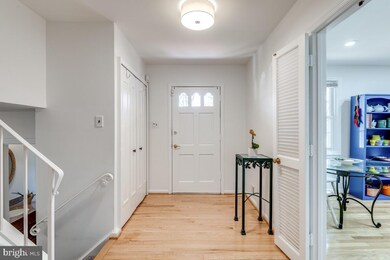 2524 Farrier Ln, Reston, VA 20191 - photo 3