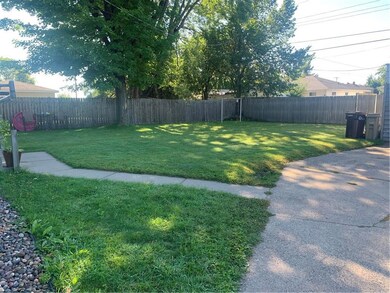 Great fenced back yard