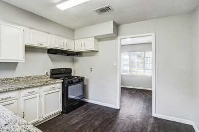 7617 S Hall St, Houston, TX 77028 - photo 4