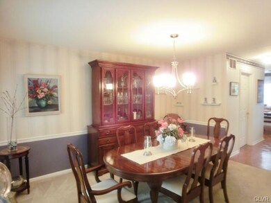 1379 Country Club Rd, Allentown, PA 18106 - photo 4