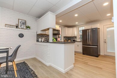 212 E Main Ave, Myerstown, PA 17067 - photo 4