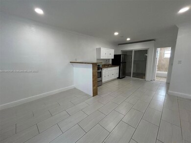 7315 Byron Ave unit 8, Miami Beach, FL 33141 - photo 4