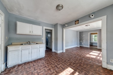 158 Norfolk St, Springfield, MA 01109 - photo 4