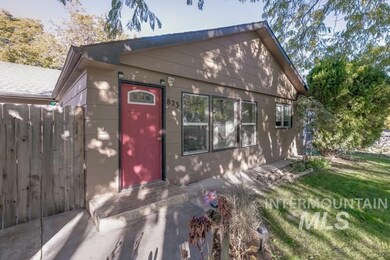 823 Maple St, Nampa, ID 83686 - photo 4
