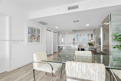 Icon Bay unit 3106, Miami, FL 33137 - photo 5
