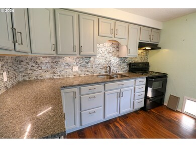 1900 Willow St, Florence, OR 97439 - photo 6