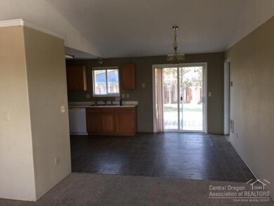 2051 SW 32nd Ct, Redmond, OR 97756 - photo 4