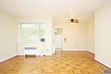 32 University Cir unit 102, Charlottesville, VA 22903 - photo 4