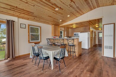 Sold fully furnished including the pantoon!