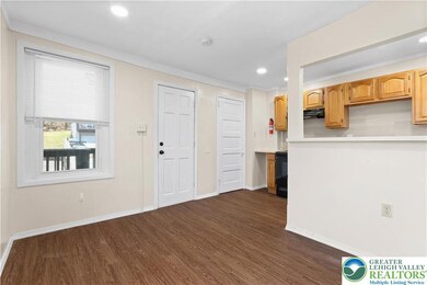 1348 E 6th St unit 2nd Floor Rear, Bethlehem, PA 18015 - photo 6