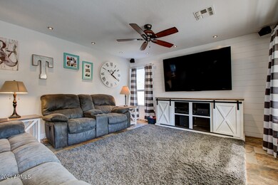 10_3033_E_Millibrae_Lane10_mls