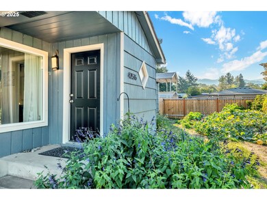 47576 Riverview St, Oakridge, OR 97463 - photo 4