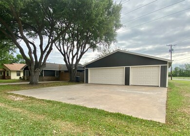 104 Ronald Ave, Bay City, TX 77414 - photo 3