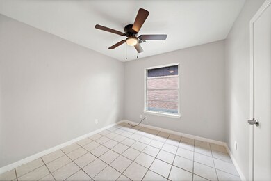 10322 Kingspoint Rd, Houston, TX 77075 - photo 6