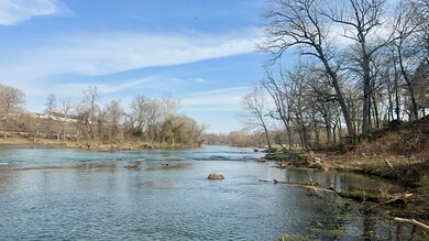 136 Riverview Dr, Mammoth Spring, AR 72554 - photo 4