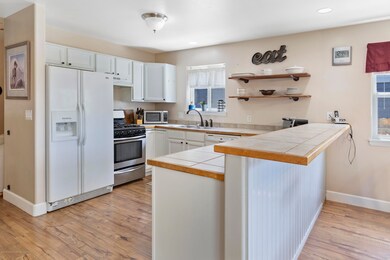 KitchentoDining