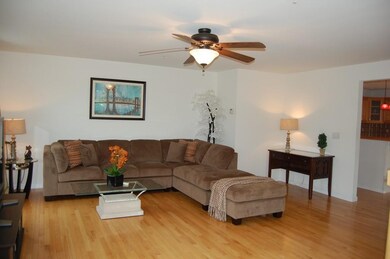 33 Daffodil Ct unit 207, South Grafton, MA 01560 - photo 4