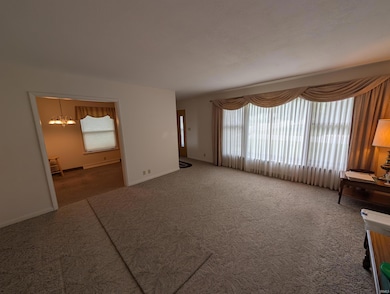 766 W Van Buren St, Berne, IN 46711 - photo 3