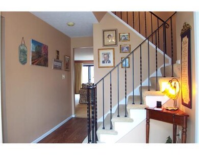 Entry/Foyer.