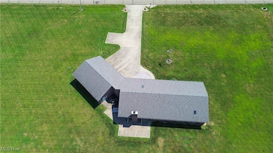 6424 Weaver Rd, Berlin Center, OH 44401 - photo 4