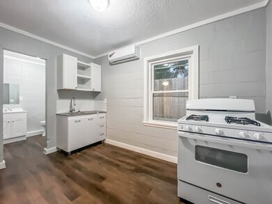 415 N Beauregard St unit 18, Alvin, TX 77511 - photo 4