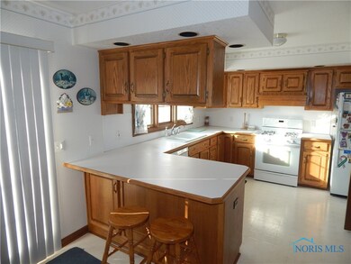 Eat-in Kitchen