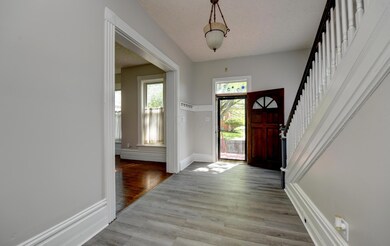Foyer (2)