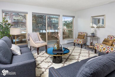 Living Room_DMD_9228-SMALL