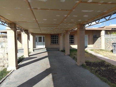 663 Mauer Rd unit A, El Paso, TX 79915 - photo 3