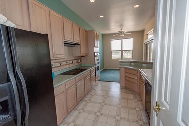 Kitchen 5 (1 of 1)