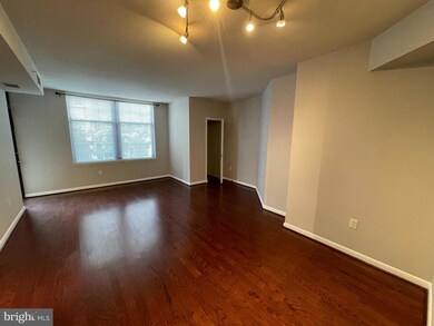 Clarendon 1021 unit 218, Arlington, VA 22201 - photo 2