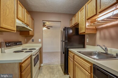 137 Azalea Ct unit 19-3, Upper Marlboro, MD 20774 - photo 6