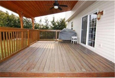 1019 Sunny Ridge Rd, Reading, PA 19605 - photo 4