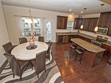 LARGE open Kitchen/Dining area with 4' EXTENSION a