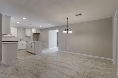 1629 W Calavar Rd-13