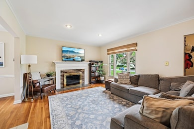 7-web-or-mls-Barrington Rd-1006-007