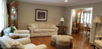 14 Leaf Lane - living room2