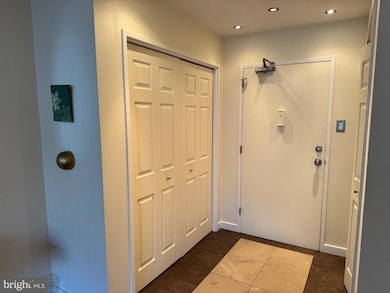 Park Sutton Condominiums unit 417, Silver Spring, MD 20910 - photo 5