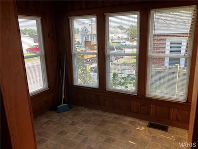 204 S Douglas St, West Frankfort, IL 62896 - photo 6