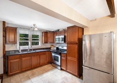 33 Fairfax Ave, Schenectady, NY 12304 - photo 4