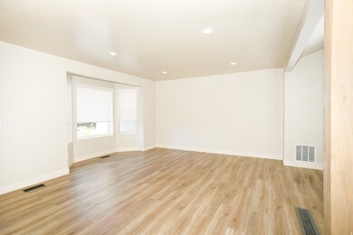 1306 N Thornfield Rd, Kaysville, UT 84037 - photo 6