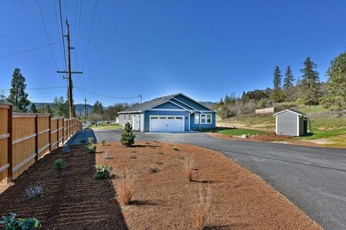 10014 Blackwell Rd, Central Point, OR 97502 - photo 3