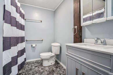 806 N Harrison St, Syracuse, IN 46567 - photo 5