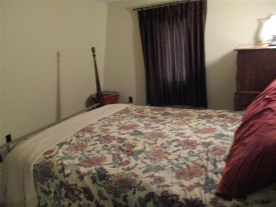 33 Forrest Ln, Newfane, VT 05345 - photo 3