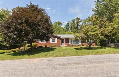 6 Holly Hill Ct, Asheville, NC 28806 - photo 2