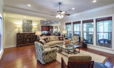 Pretty floors and large windows.