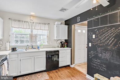 203 Barrington Ct, Palmyra, PA 17078 - photo 7